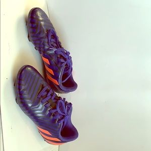 Youth soccer cleats